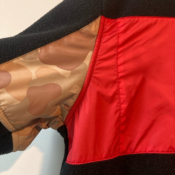 Vintage Stussy US M Black Fleece with Red & Brown camo - Picture 6 of 6